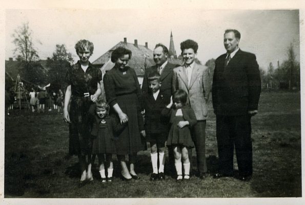 zum Vergrößern anklicken Franz Schulte mit Famlie Marx